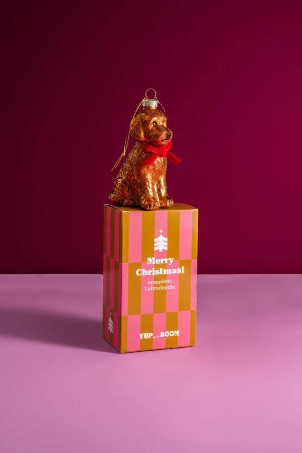Decorazione Natalizia Labradoodle in Vetro Marrone e Oro da Appendere, Addobbo a Forma di Cane per Albero di Natale, 11 cm