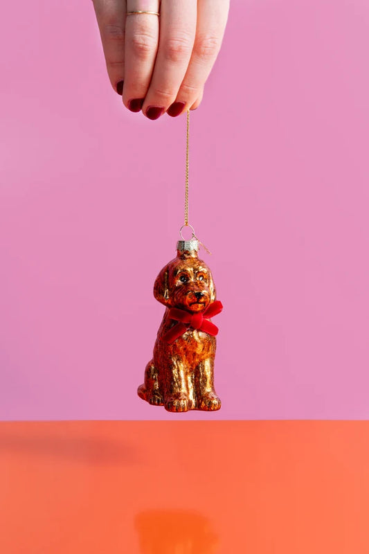 Decorazione Natalizia Labradoodle in Vetro Marrone e Oro da Appendere, Addobbo a Forma di Cane per Albero di Natale, 11 cm