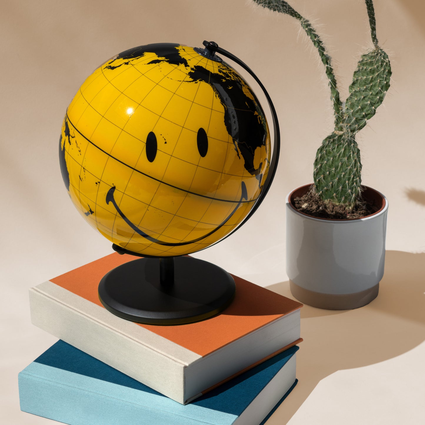 Mappamondo "Smiley" â?" Globo girevole da scrivania giallo con faccina sorridente