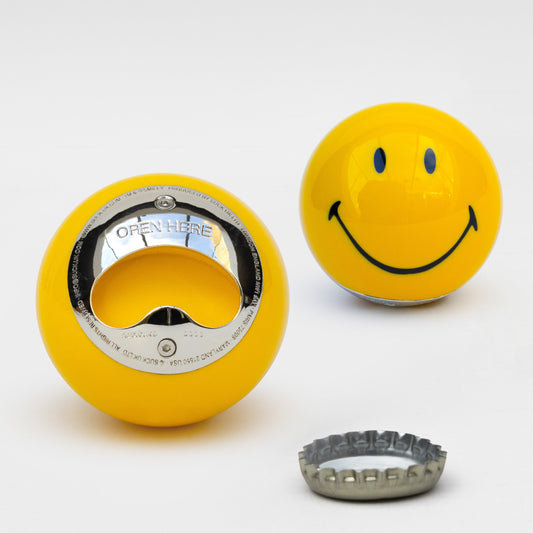 Apribottiglie "Smiley" â?" Palla da biliardo gialla con faccina e inserto in acciaio