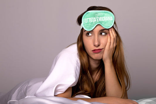 FISURA Maschera gel verde menta con scritta "Fottuta Emicrania"