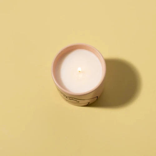 Candela in ceramica Impressions 163 g - Rosa antico - Cuore - Tabacco e vaniglia