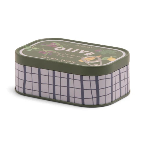Candela in latta stampata Bistro da 127 g (4,5 oz) con motivo a olive - Fico e Oliva